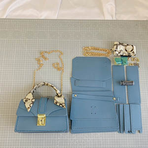 Kit de Couture DIY pour <span class=keywords><strong>Sac</strong></span> <span class=keywords><strong>à</strong></span> <span class=keywords><strong>Main</strong></span> ou Besace en Cuir PU, Fabrication Artisanale, Cadeau d'Anniversaire ou de Fête pour Femme et Fille - Product Image 1