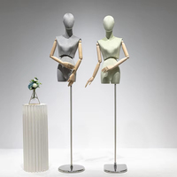 Mannequin de luxe pour vêtements, en velours coloré, réaliste, demi-corps féminin avec bras en bois