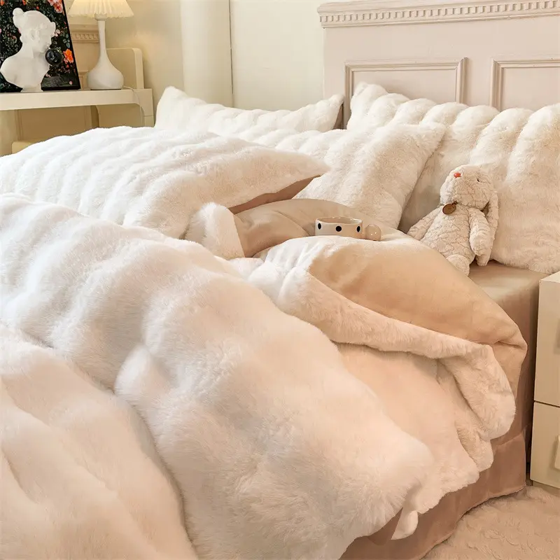 Luxury and elegant super warm winter comforter bedding set 3D bubbled faux rabbit fur bedding four-piece sets