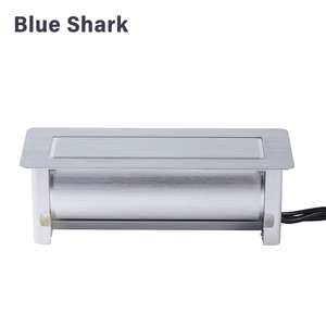 Enchufe de Mesa Industrial Estándar del Reino Unido, Oculto y Abatible, con Puertos USB-A y USB-C, Clasificación IP44 - Product Image 5