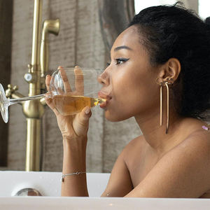 Luxe real 18K chapado en oro impermeable Acero inoxidable serpiente enlace cadena larga borla arco pendientes joyería para mujer - Product Image 3