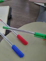 Stylos à bille originaux, stylos à encre huileuse de 1,0 mm, vente en gros pour le bureau, stylos à bille colorés à trois couleurs
