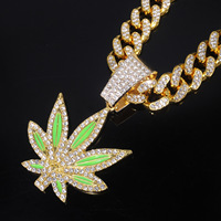 Collier Hip Hop plaqué or avec pendentif feuille de chanvre en alliage et cristal, chaîne torsadée Singapour, style diamant mode
