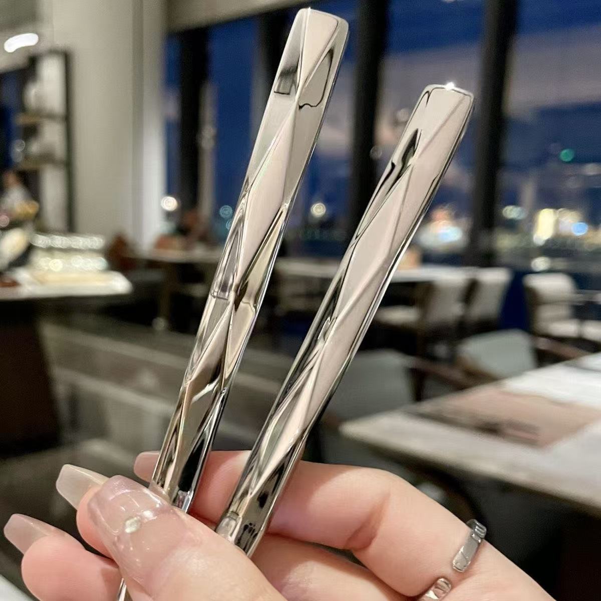 Diamond-shaped soup spoons [2-pack]