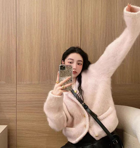 Z-7161 Cardigan Femme Col Rond Couleur Unie Haute Qualité Anti-Plis en Nylon/Acrylique Tricoté Brossé Chaud et Décontracté pour l'Automne - Product Image 4