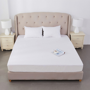 Funda de colchón hipoalergénica de felpa, lavable a máquina, protector de colchón impermeable - Product Image 1