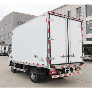 <span class=keywords><strong>Camion</strong></span> frigorifique d'<span class=keywords><strong>occasion</strong></span> Foton 150 CV, boîte manuelle, moteur diesel Cummins pour la logistique frigorifique de viande, volailles et fruits de mer - Product Image 1