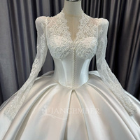 Robe de mariée élégante Lscm98 en satin ivoire avec dentelle illusion, corsage boutonné de perles et jupe ample et lisse Jancember