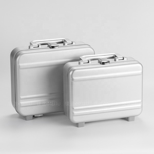 Boîte <span class=keywords><strong>à</strong></span> <span class=keywords><strong>outils</strong></span> en aluminium miniature de haute qualité pour le rangement et l'organisation des montres. Personnalisable avec doublure LOGO. - Product Image 5