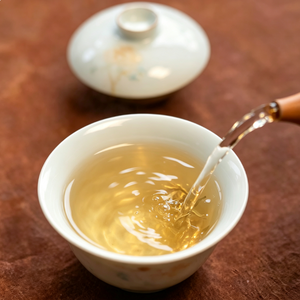 Thé Blanc Fuding Silver Needle Baihao Yinzhen en Gros, Vente Directe Usine, Bourgeons Purs, Feuilles Entières, Récolte Printanière - Product Image 3