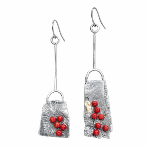 Orecchini pendenti vintage con chiusura a lucchetto rosso corallo, gioielli creativi di tendenza per donna - Product Image 1