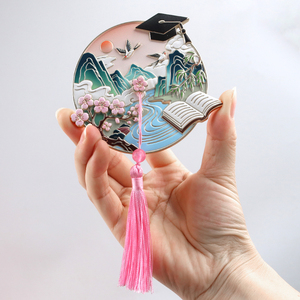 Venta al por mayor de espejos portátiles de metal únicos con borla regalo de graduación cultural y creativa espejos de bolsillo de maquillaje de esmalte suave - Product Image 5