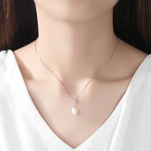 Colgante de Plata de Ley S925 Hipoalergénico con Circonita y Perla, con Cadena de Caja, Joyería de Lujo para Mujer, Venta al por Mayor - Product Image 2