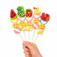 Venta al por mayor de caramelos de malvavisco con forma de fruta 3D personalizados, dulces halal con cara sonriente, caramelos de gelatina suave y afrutados, precio de fábrica