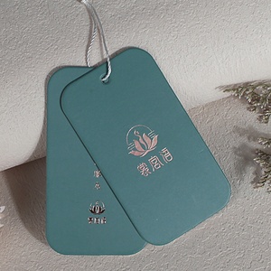 Giá rẻ tùy chỉnh thiết kế in ấn tên Logo giấy may hangtag nhãn dập nổi treo <span class=keywords><strong>tag</strong></span> quần áo treo thẻ với logo - Product Image 5