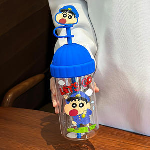 แก้วน้ำลายการ์ตูนเครยอนชินจัง 500 มล. พร้อมหลอดดูด ดีไซน์การ์ตูน สำหรับเดินทางและใช้ในออฟฟิศ - Product Image 1