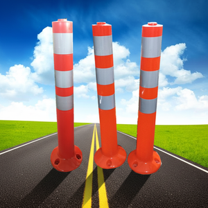 Poteaux de signalisation routière anti-collision à ressort pour projets en Malaisie / Poteaux de délimitation flexibles / Prix des poteaux de clôture - Product Image 1