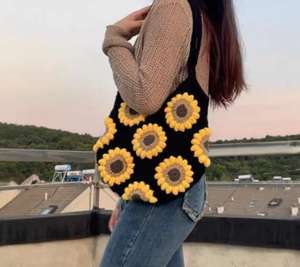 À la mode à la main <span class=keywords><strong>Crochet</strong></span> tournesol femmes <span class=keywords><strong>sac</strong></span> à main personnalisé grand-mère carré été Boho tricoté mignon fille plage <span class=keywords><strong>sac</strong></span> à bandoulière - Product Image 4