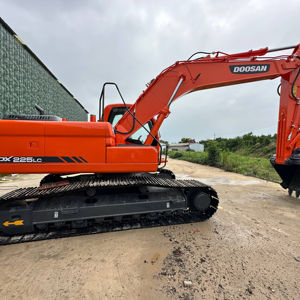 Doosan รถตักตีนตะขาบ DX225มือสองน้ำหนัก22.5ton ใช้งานร่วมกับส่วนประกอบหลักตลับลูกปืนปั๊มเกียร์ของเครื่องยนต์ - Product Image 1