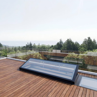 Cadre moderne en aluminium à suspension supérieure Double fenêtre en verre trempé Toit ouvrant laminé Lucarne de jardin Persienne de sécurité intelligente automatique