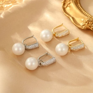 Pendientes de Botón de Estilo Retro con Microincrustaciones de Diseño Clásico y Elegante para Mujer, Nuevas Perlas de Moda con Microincrustaciones y Elegantes Broches - Product Image 1