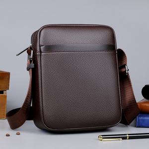 Bolso Bandolera Deportivo Casual de Alta Calidad para Exteriores, Bolso de Pecho Multicompartimento de PU para Negocios - Product Image 2