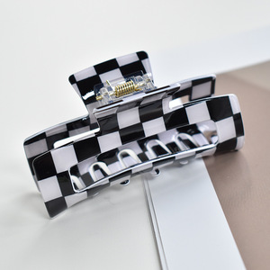 Pinza de Pelo Cuadrada de PVC con Diseño de Tablero de Ajedrez Blanco y Negro, Accesorio de Primavera, Éxito de Ventas Transfronterizo - Product Image 6