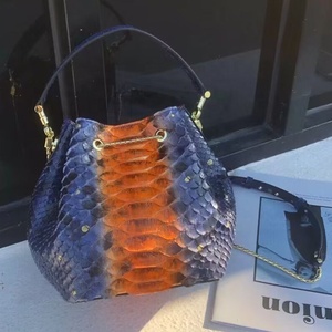 Mini Xô Túi Trong Bất Rắn Da Túi Xách Phụ Nữ Sang Trọng Chuỗi Ví Tùy Chỉnh Thiết Kế Phụ Nữ Da Túi S Bán Buôn Duy Nhất - Product Image 4