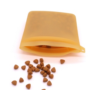 Pochette d'entraînement pour friandises pour chien en silicone de qualité alimentaire, portable, pratique, personnalisée en usine, avec logo personnalisé, 12,5x9,5x2,5 CM - Product Image 3