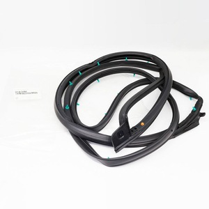 Bande de caoutchouc d'étanchéité pour porte avant Hyundai Veloster 82130 2V000 pour remplacement et réparation des portes de voiture - Product Image 2