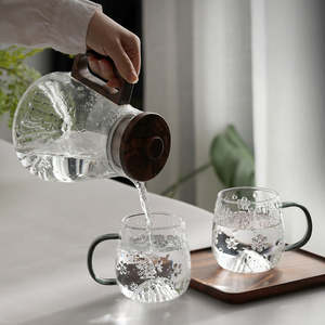 Snowy Mountain Shaped Elegant High Boro silicate Glass Cup mit 3D-Schneeflockenmustern zum Trinken - Product Image 6