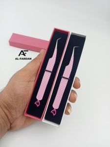 แหนบต่อขนตาสีชมพูอ่อน ลายหัวใจ  ปลายแหลม 90/45 องศา  พร้อมกล่องการ์ด  ผ่านการทดสอบด้วยมือ - Product Image 3