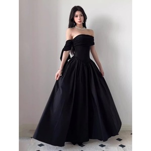 เดรสยาวผ้าซาตินสีดำแบบเปิดไหล่ ทรงเอไลน์ เอวสูง ชุดราตรีสีพื้น ชุดออกงานสไตล์วินเทจ ระบายอากาศได้ดี แห้งเร็ว - Product Image 5