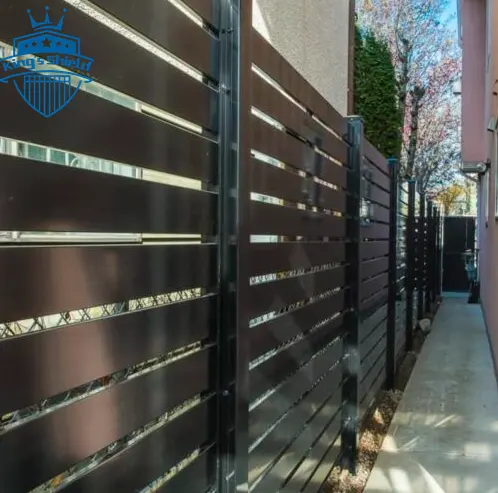 A buon mercato nero grigio pannello di recinzione in alluminio stecca casa in metallo Privacy giardino recinzione idee senza scavare disegni impermeabili caratteristiche protettive