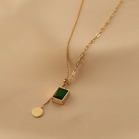 Collier de luxe en acier inoxydable pour femme avec pendentif vert Niche Design Chaîne de clavicule Accessoire à la mode sans couleur