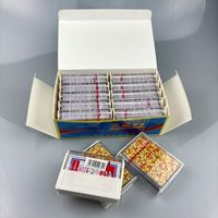 Cartes à jouer de poker personnalisées OEM en papier écologique, finition huilée, longue durée, anti-décoloration, pour soirées de jeux en famille et tournois, avec boîte en papier à coins arrondis
