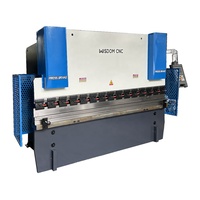 Presse plieuse hydraulique synchronisée entièrement automatique WISDOM CNC avec moteur et engrenages haute rigidité pour le traitement de l'aluminium