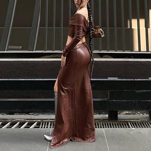 Ensemble 2 pièces de vêtements <span class=keywords><strong>en</strong></span> maille pour femmes Short One-shoulder Long-sleeved Crop Top Taille haute Sexy Slit Pleated Leatherette Skirt Set - Product Image 3