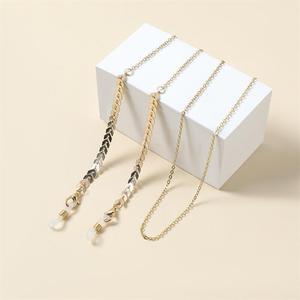 Chaîne de lunettes en métal à la mode pour femmes, chaîne en alliage, design en forme de cœur et de papillon, style collier pour usage quotidien - Product Image 3