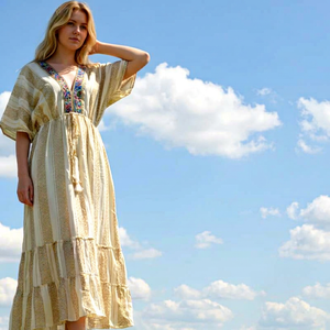 Robe longue décontractée pour femme, style A-line, en viscose respirante et écologique, avec dentelle, volants superposés, longueur ras du sol, idéale pour l'été, les soirées ou la plage - Product Image 1