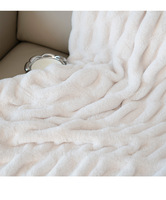 Moderne feste Muster gestrickte Faux Nerz Decke Super weiche 100% Polyester Four Seasons Plüsch Spandex Blase für den gelegentlichen Gebrauch zu Hause