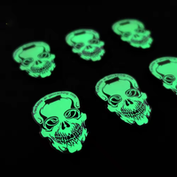 Fournisseurs à prix avantageux épingle en émail personnalisée broches phosphorescentes dans le noir épingles à étiquettes pour cadeaux