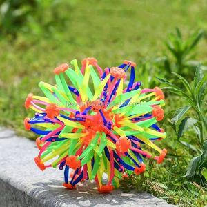 ลูกบอลดอกไม้แปลงร่างได้ขนาดใหญ่ 20 ซม. ของเล่นเด็ก บอลยืดหยุ่น บอลขยายได้ ของเล่นกีฬากลางแจ้ง สำหรับจับและโยน - Product Image 3