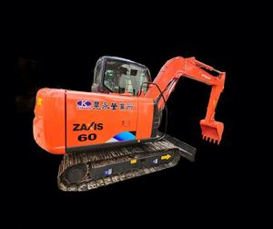 Mini-excavatrice Hitachi ZX60 d'occasion d'origine japonaise, 6 tonnes, avec moteur hydraulique sur chenilles et moteur à haut rendement. - Product Image 1
