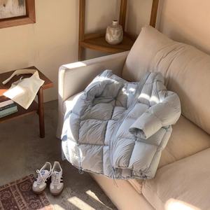 Chaqueta Acolchada con Capucha Extra Grande y Cálida para Mujer 2025 - Chaqueta Ligera con 90% Plumón de Pato Blanco |   Color y longitud personalizables - Product Image 2