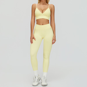 Nouvelle collection Printemps 2026 : Ensemble 3 pièces de sport et <span class=keywords><strong>yoga</strong></span> avec veste zippée, haut de sport léger à compression forte et leggings courts push-up - Product Image 4