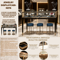 Comptoir de présentation de bijoux en verre avec revêtement en velours bleu pour boutique de bijoux haut de gamme, vitrine d'îlot de présentation de bijoux de luxe