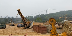 ราคาดีที่สุด ขายดี รถขุดเจาะแบบโรตารี่มือสองจากเยอรมนี Bauer BG30 ชิ้นส่วนเกียร์ปั๊ม ความลึกสูงสุด 20 เมตร รุ่นปี 2018 พร้อมส่ง - Product Image 2
