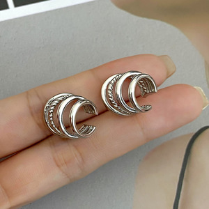 Pendientes <span class=keywords><strong>de</strong></span> clip <span class=keywords><strong>de</strong></span> oreja sin perforación Pendientes <span class=keywords><strong>de</strong></span> envoltura <span class=keywords><strong>de</strong></span> oreja chapados en oro <span class=keywords><strong>de</strong></span> 18 quilates Envío rápido Pendientes <span class=keywords><strong>de</strong></span> oreja <span class=keywords><strong>de</strong></span> moda para mujer - Product Image 3