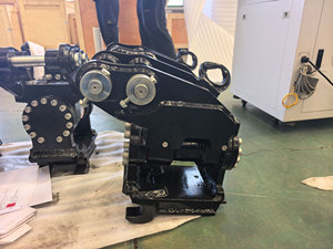 Attelage inclinable pour excavatrice GJTH 3200 - Inclinaison hydraulique à 180°, attache rapide - Product Image 3